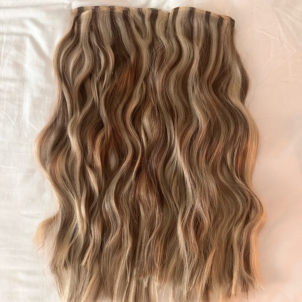 BELLAMI Wavy Blonde Hair Extensions